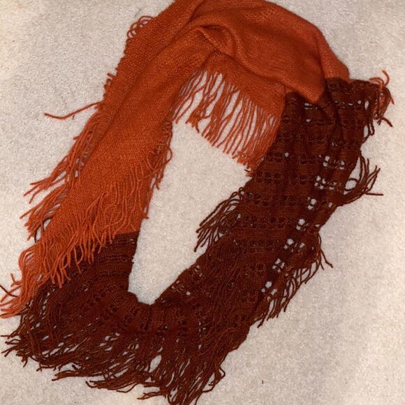 🍂Jeanne Simmons Fall Yarn Fringe Scarf!🍁 - Picture 4 of 11